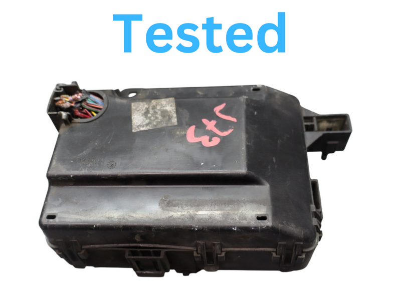 Load image into Gallery viewer, 14-24 Maserati Quattroporte Engine Fuse Box Relay Module 7154763030 Oem
