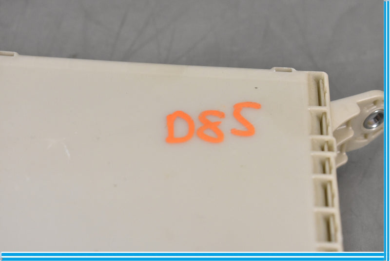 Load image into Gallery viewer, 07-09 Lexus LS460 XF40 Front Left Driver Side Junction Fuse Box 82672-50120 Oem
