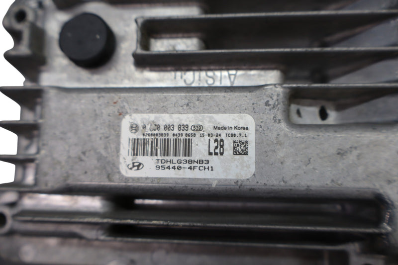 Load image into Gallery viewer, 15-16 Hyundai Genesis 3.8L Transmission Control Module 95440-4FCH1 Oem
