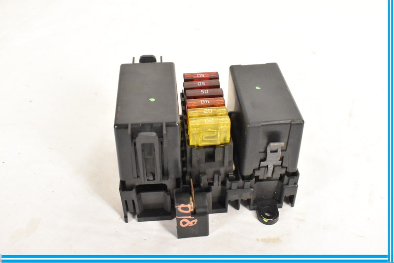 Load image into Gallery viewer, 03-12 Maserati Quattroporte M139 Rear Trunk Positive Relay Fuse Box 223483 Oem
