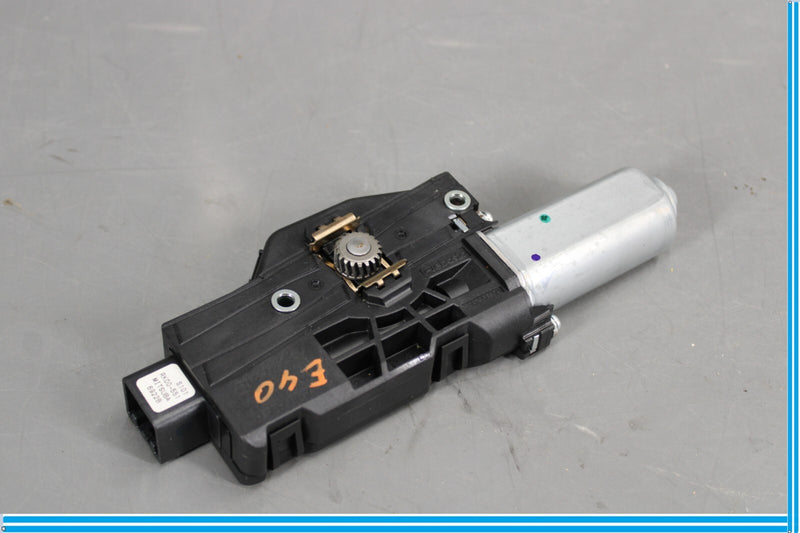 Load image into Gallery viewer, 11-17 Infiniti QX56 QX80 Upper Sun Roof Sunroof Moonroof Motor Oem
