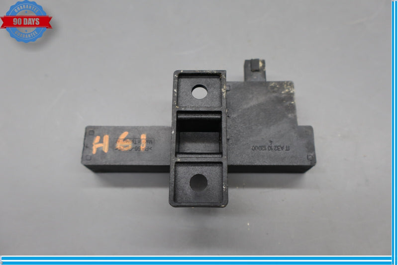 Load image into Gallery viewer, 11-18 Volkswagen Touareg Rear Keyless Entry Antenna Module 8K0907247 Oem
