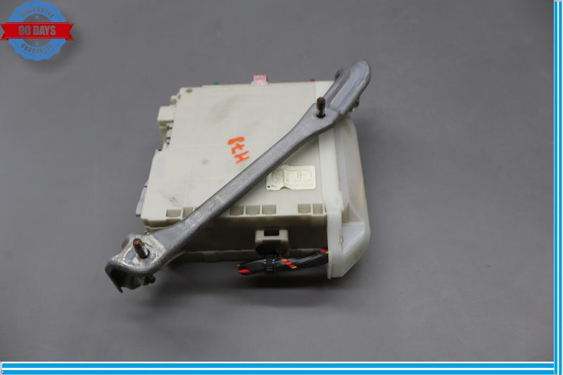 Load image into Gallery viewer, 07-12 Lexus LS460 LS460L Rear Trunk Fuse Box Relay Junction Unit Oem
