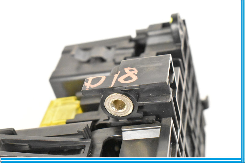 Load image into Gallery viewer, 03-12 Maserati Quattroporte M139 Rear Trunk Positive Relay Fuse Box 223483 Oem
