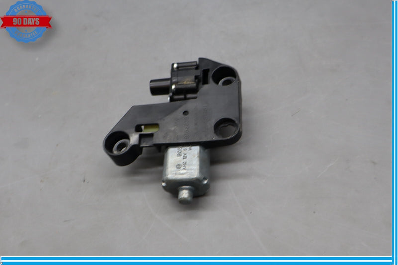 Load image into Gallery viewer, 09-12 BMW 740i 750i Rear Left Driver Door Window Sun Shade Blind Motor Oem
