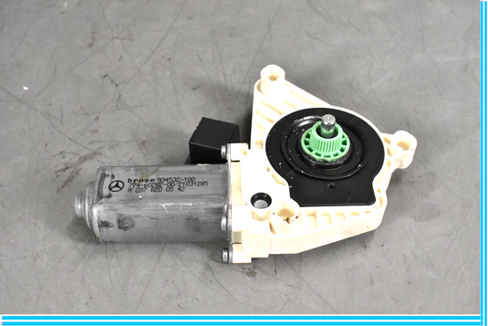 10-20 Mercedes CLS550 CLS63 SL550 E350 Front Right Window Regulator Motor Oem
