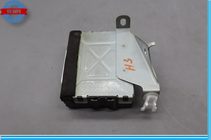 Load image into Gallery viewer, 02-05 Lexus SC430 Z40 Anti Theft Warning Alarm Control Module Unit ECU Oem
