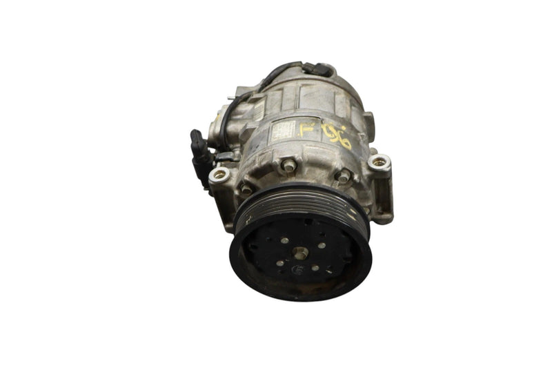 Load image into Gallery viewer, 11-15 Volkswagen VW Touareg AC A/C Air Conditioning Compressor &amp; Clutch Oem
