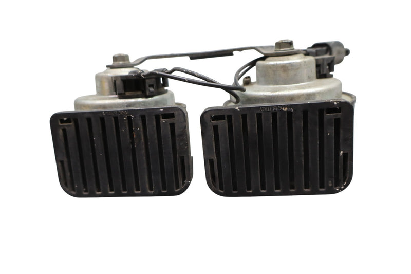 Load image into Gallery viewer, 12-19 Range Rover Evoque L538 Dual Note Electric Horn BJ3213A803AC Oem
