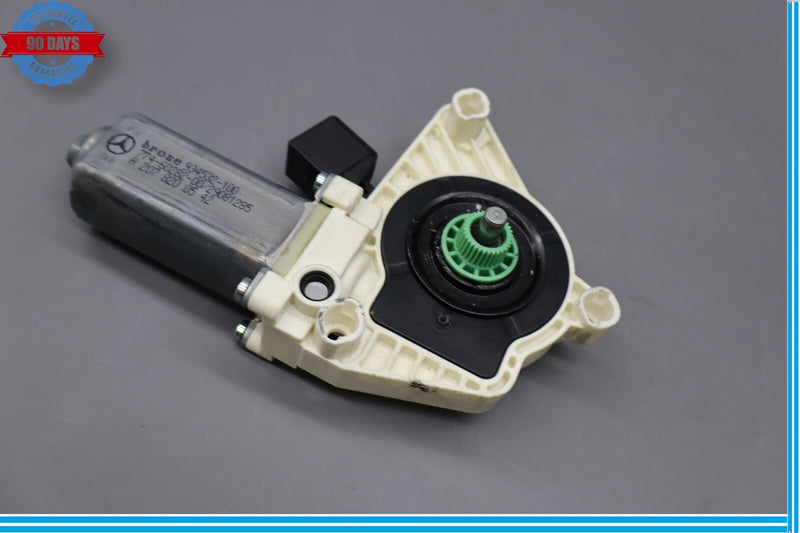 Load image into Gallery viewer, 10-21 Mercedes CLS55 AMG CLS550 Front Right Passenger Side Door Window Motor Oem
