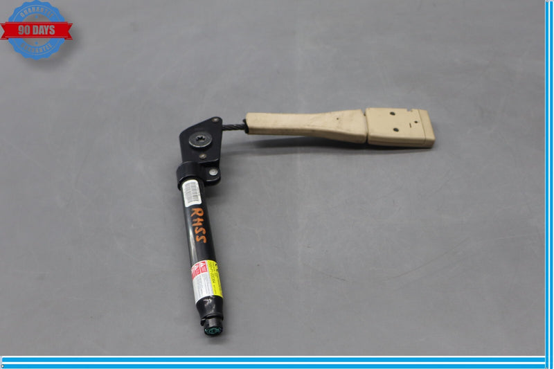 Load image into Gallery viewer, 15-18 Hyundai Genesis Front Right Passenger Side Seat Belt Buckle Oem
