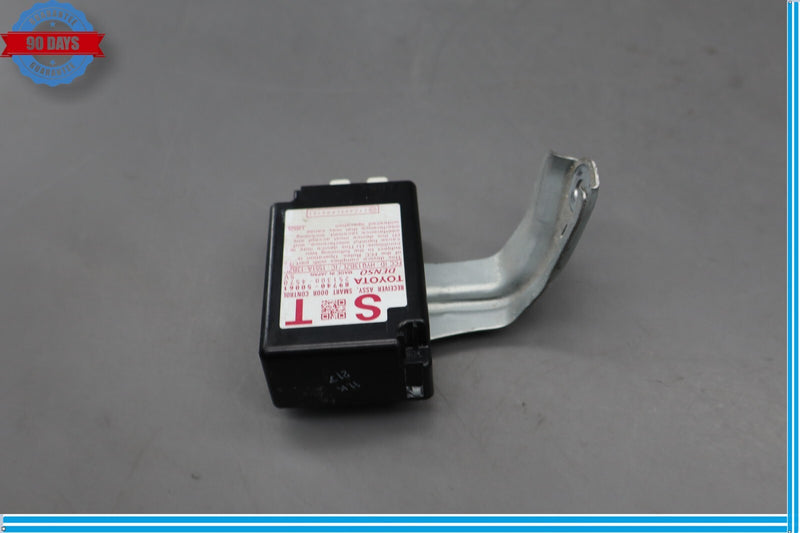 Load image into Gallery viewer, 07-09 Lexus LS460 XF40 Smart Door Keyless Receiver Control Module 8974050061 Oem

