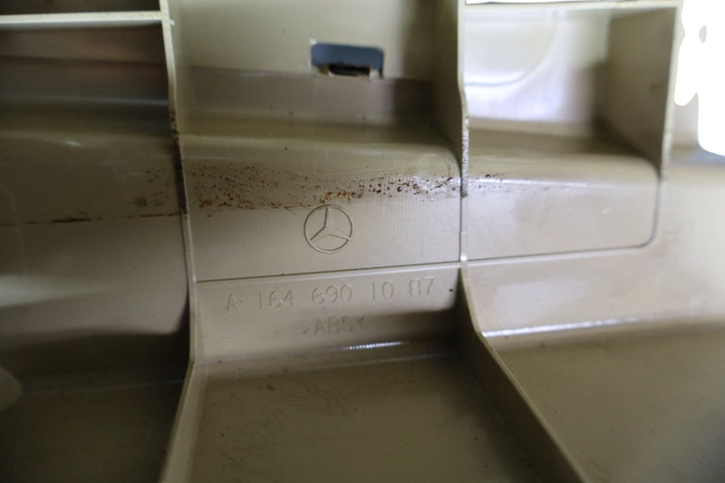 Load image into Gallery viewer, 07-12 Mercedes GL550 GL320 Rear Trunk Boot Sill Cover A1646901087 Oem
