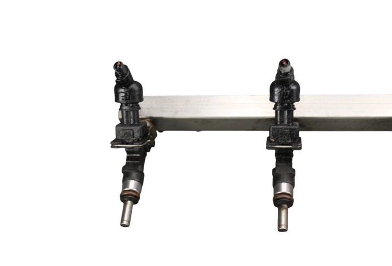 Load image into Gallery viewer, 03-19 Maserati Quattroporte Right Side Fuel Injection Rail Line W/ Injectors Oem
