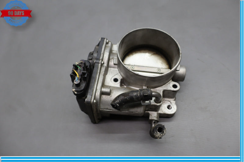 Load image into Gallery viewer, 14-16 Hyundai Genesis Engine Air Inlet Intake Throttle Body 35100-3CAC0 Oem
