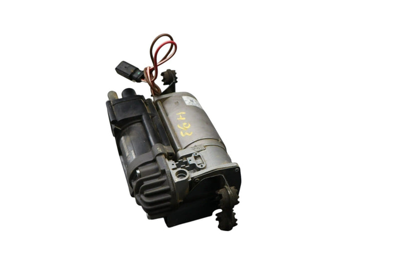 Load image into Gallery viewer, 09-17 BMW 535i GT xDrive Air Suspension Compressor Pump 4430201641 OEM.
