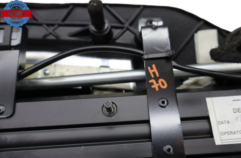 Load image into Gallery viewer, 14-19 Maserati Quattroporte Rear Sunshade W/3rd Brake Light 670013815 Oem
