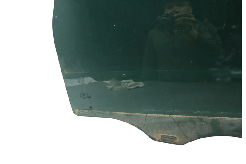 Load image into Gallery viewer, 11-17 Volkswagen Touareg Rear Right Passenger Side Door Window Auto Glass OEM
