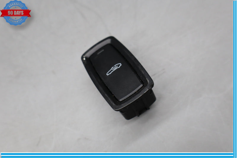 Load image into Gallery viewer, 10-16 Porsche Panamera Rear Left Driver Side Seat Belt Seatbelt Buckle Oem
