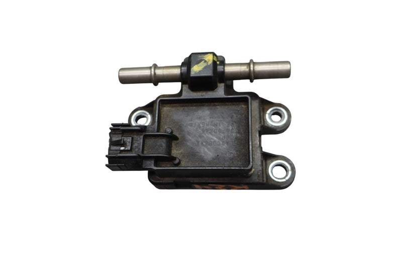 Load image into Gallery viewer, 14-22 Land Rover Range Rover L405 Fuel Gas Pressure Sensor CPLA9C086AA Oem
