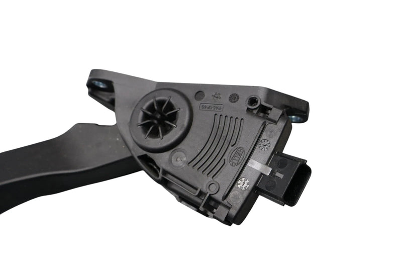 Load image into Gallery viewer, 14-17 Maserati Ghibli Gas Accelerator Acceleration Brake Pedal 04861716AD Oem
