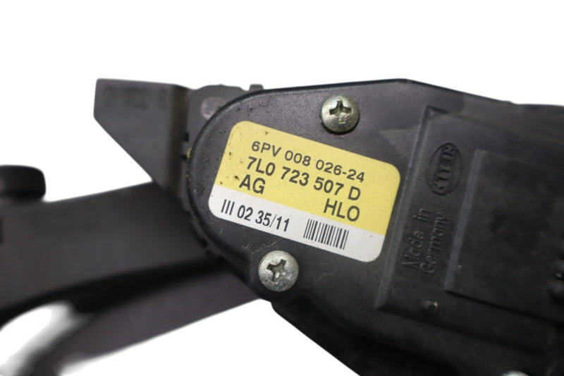 Load image into Gallery viewer, 11-17 Volkswagen VW Touareg Front Lower Gas Acceleration Pedal 7L0723507D Oem
