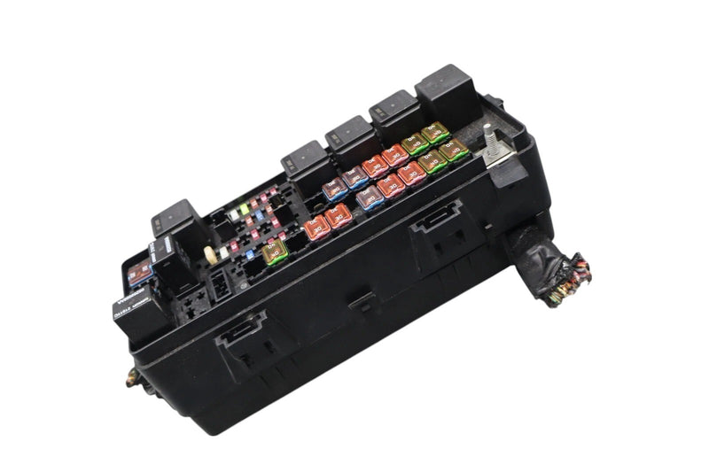 Load image into Gallery viewer, 14-24 Maserati Ghibli Power Distribution Fuse Relay Box Block 7154763030 Oem
