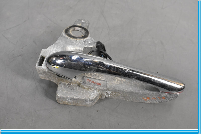 Load image into Gallery viewer, 05-08 Maserati Quattroporte M139 Front Left Side Exterior Door Lock Handle Oem
