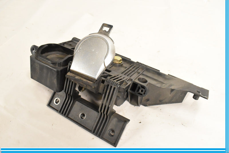 Load image into Gallery viewer, 03-08 Mercedes R230 SL500 Rear Right Luggage Seatbelt Retractor Speaker Assembly
