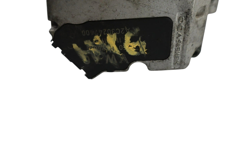 Load image into Gallery viewer, 11-17 Volkswagen Touareg Engine Air Inlet Intake Throttle Body 03H133062 OEM
