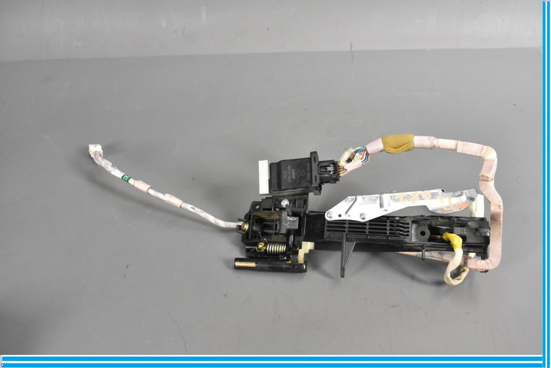 Load image into Gallery viewer, 06-11 Lexus GS300 Rear Right Passenger Side Exterior Door Lock Handle Oem
