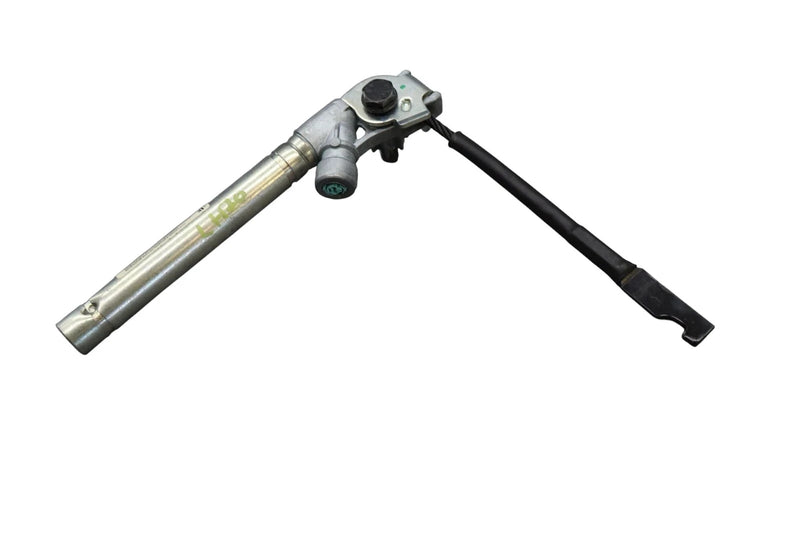 Load image into Gallery viewer, 14-20 Maserati Quattroporte M156 Front Left Side Seat Belt Buckle 6700014260 Oem
