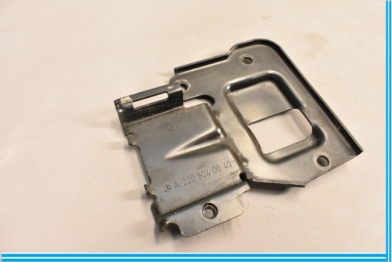 Load image into Gallery viewer, 00-06 Mercedes S500 S600 W220 Left Driver Side Radiator mount bracket Holder Oem
