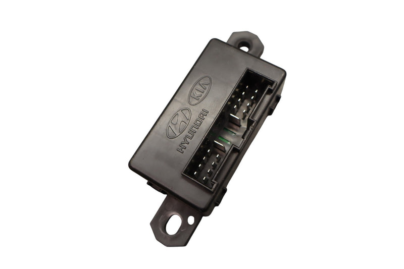 Load image into Gallery viewer, 11–16 Hyundai Equus Rear Seat Power Relay Control Module Unit 89597-3N000 Oem
