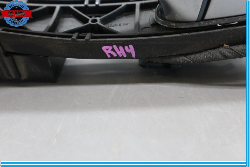 Load image into Gallery viewer, 03-06 Mercedes R230 SL500 Right Passenger Side Exterior Door Handle Oem
