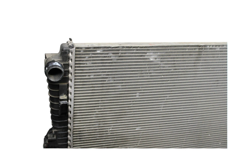Load image into Gallery viewer, 11-17 Volkswagen Touareg Engine Cooling Radiator Assembly Black 7P0121253A Oem
