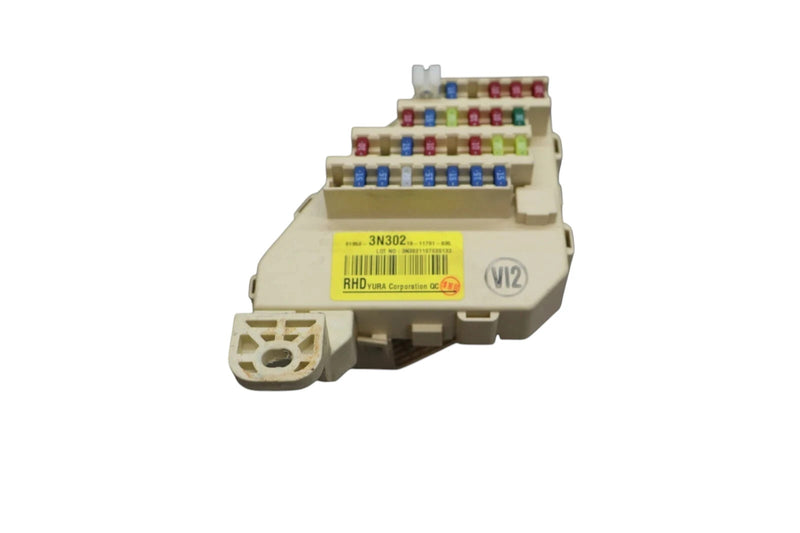 Load image into Gallery viewer, 11-13 Hyundai Equus SIG Right Side Dash Interior Relay Fuse Box Junction Oem
