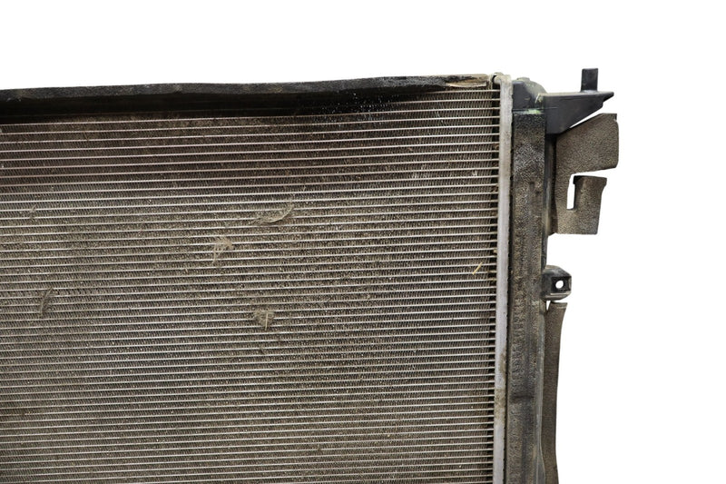 Load image into Gallery viewer, 15-18 Hyundai Genesis G80 Front Engine Cooling Radiator Assembly 25310B1140 Oem
