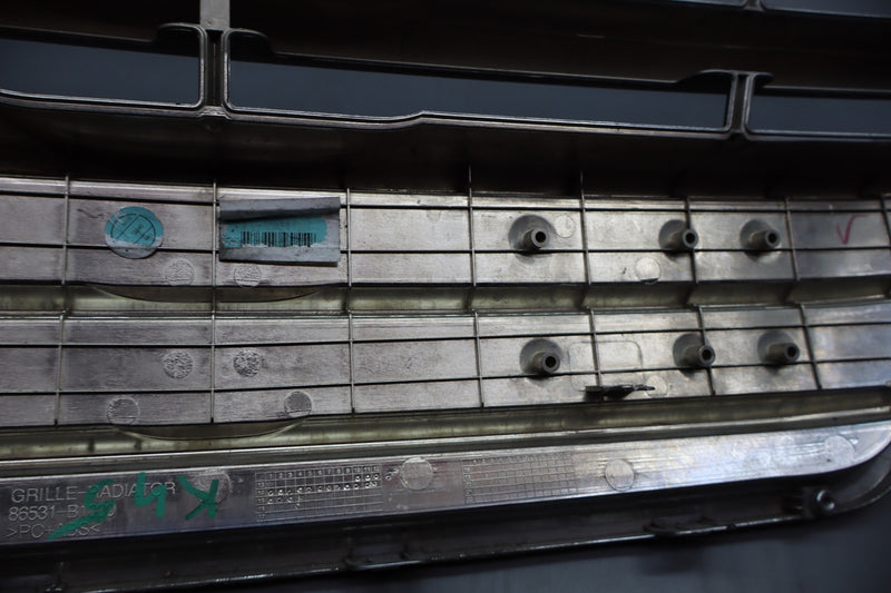 Load image into Gallery viewer, 15-17 Hyundai Genesis G80 Front Radiator Grille Grill Assembly Silver Oem
