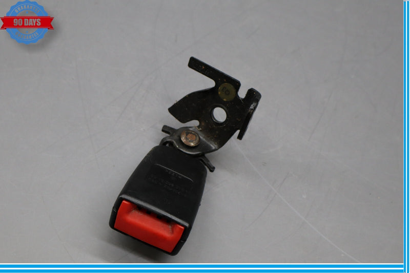 Load image into Gallery viewer, 10-18 Mercedes CLS550 E350 Rear Left Or Right Side Safety Seat Belt Buckle Oem
