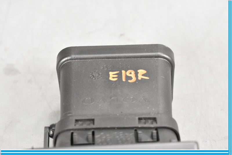 Load image into Gallery viewer, 06-13 Volvo C70 Front Right Passenger Dash Dashboard Air Vent Oem
