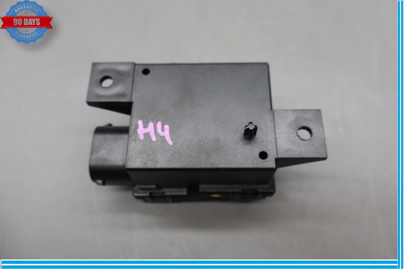 Load image into Gallery viewer, 03-06 Mercedes R230 SL500 Seatbelt Seat Belt Tension Sensor A2158600505 Oem
