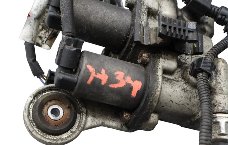 Load image into Gallery viewer, 10-16 Porsche Panamera Turbo Rear Stabilizer Sway Bar Control Valve Block OEM

