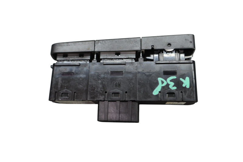 Load image into Gallery viewer, 11-13 Hyundai  Equus SIG Right Side Seat Heat Switch Control 933103N001 Oem
