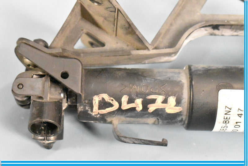 Load image into Gallery viewer, 00-06 Mercedes CL500 CL600 Left Side Headlight Washer Nozzle Pump 2158600147 Oem
