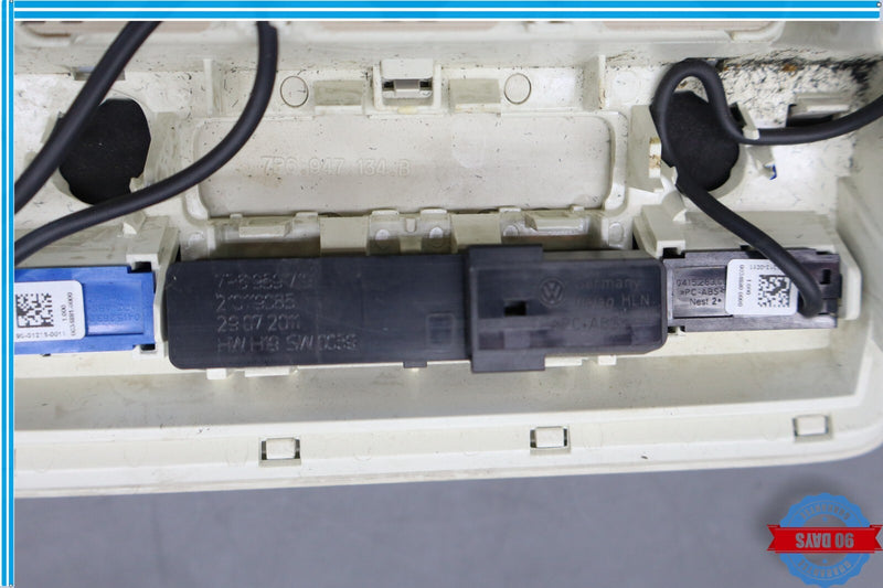 Load image into Gallery viewer, 11-14 Volkswagen VW Touareg Front Overhead Central Console Dome Light Oem
