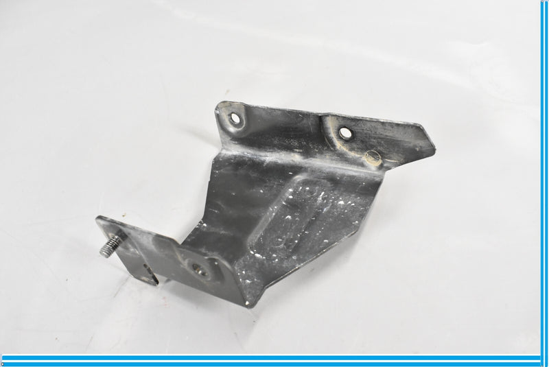Load image into Gallery viewer, 03-06 Mercedes S600 Wires Bracket on the Amplifier Front Bumper Oem
