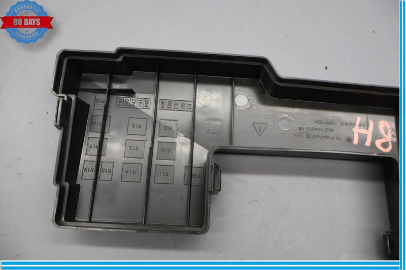 Load image into Gallery viewer, 09-11 Jaguar X250 XF XFR Engine Motor Fuse Relay Junction Box Cover Oem

