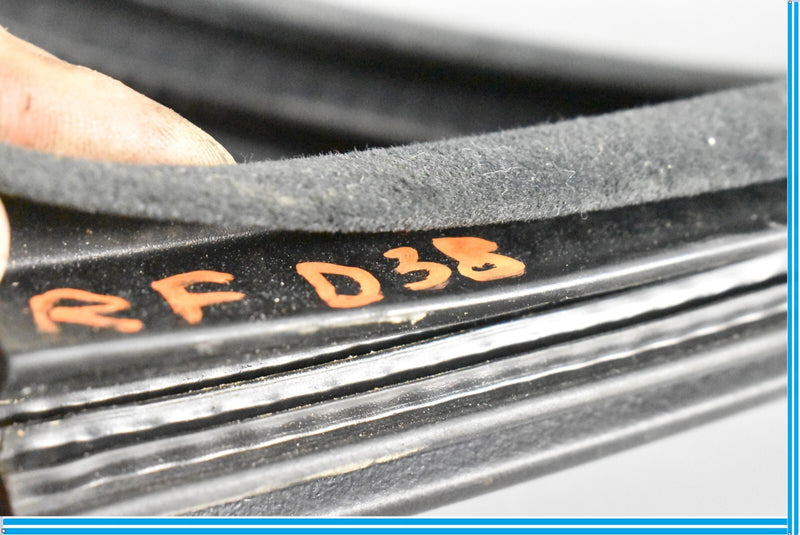 Load image into Gallery viewer, 09-13 Maserati Quattroporte M139 Front Right Door Weatherstrip Rubber Seal Oem
