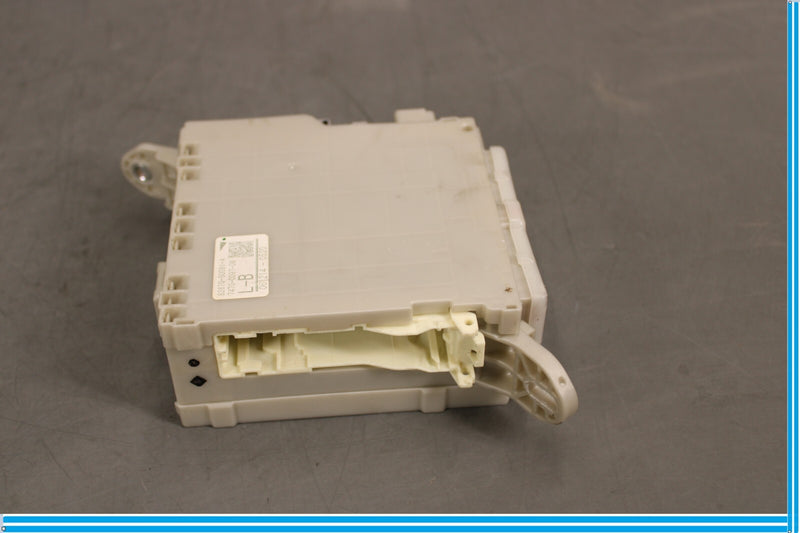 Load image into Gallery viewer, 07-09 Lexus LS460 Rear Trunk Lid Junction Block Fuse Box 8267050091 Oem
